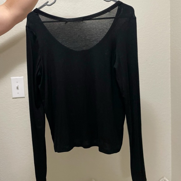 - BRANDY MELVILLE•LONG SLEEVE • ONE SIZE - Picture 3 of 3